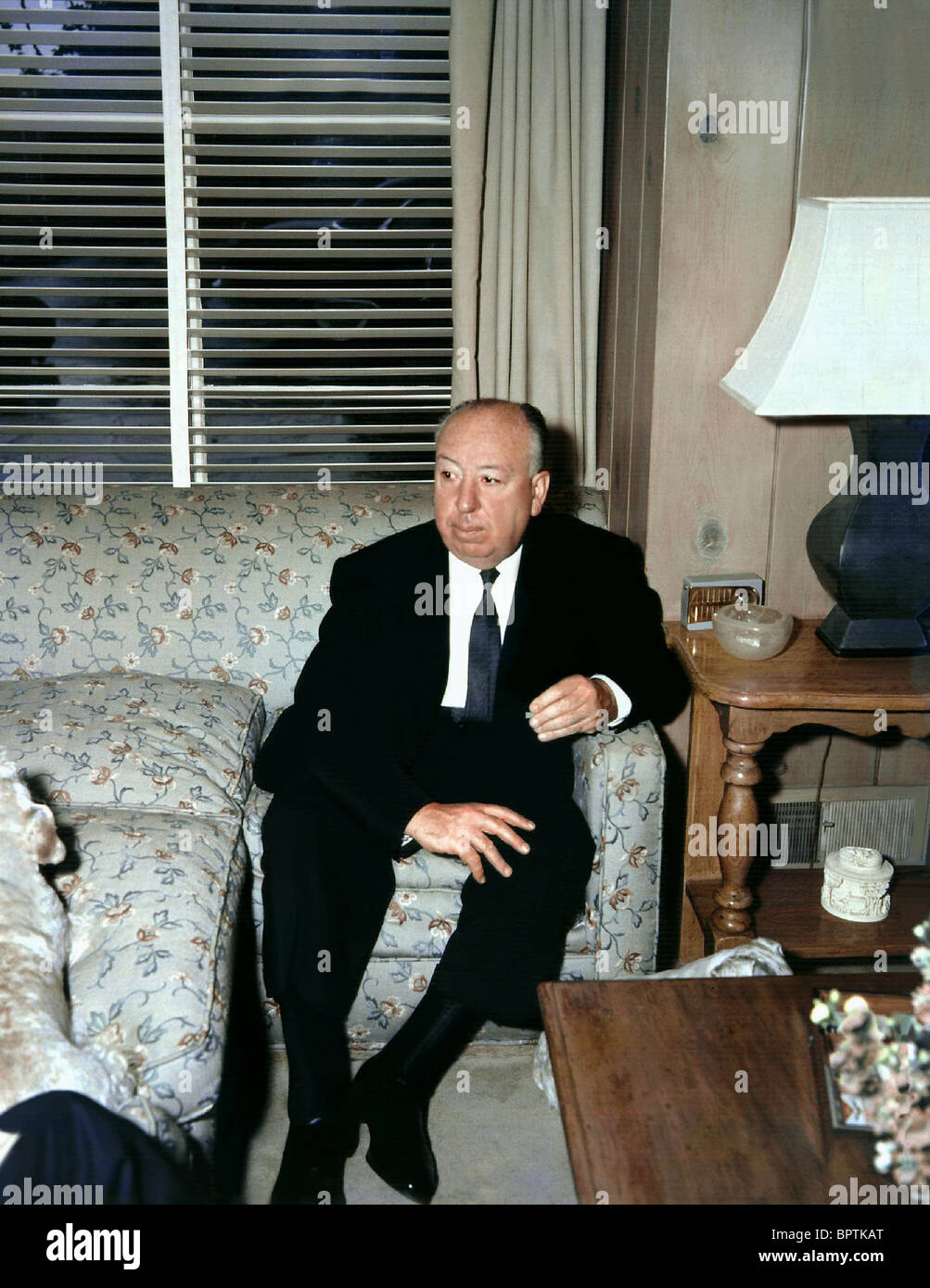 ALFRED HITCHCOCK DIRECTOR (1963) Stock Photo