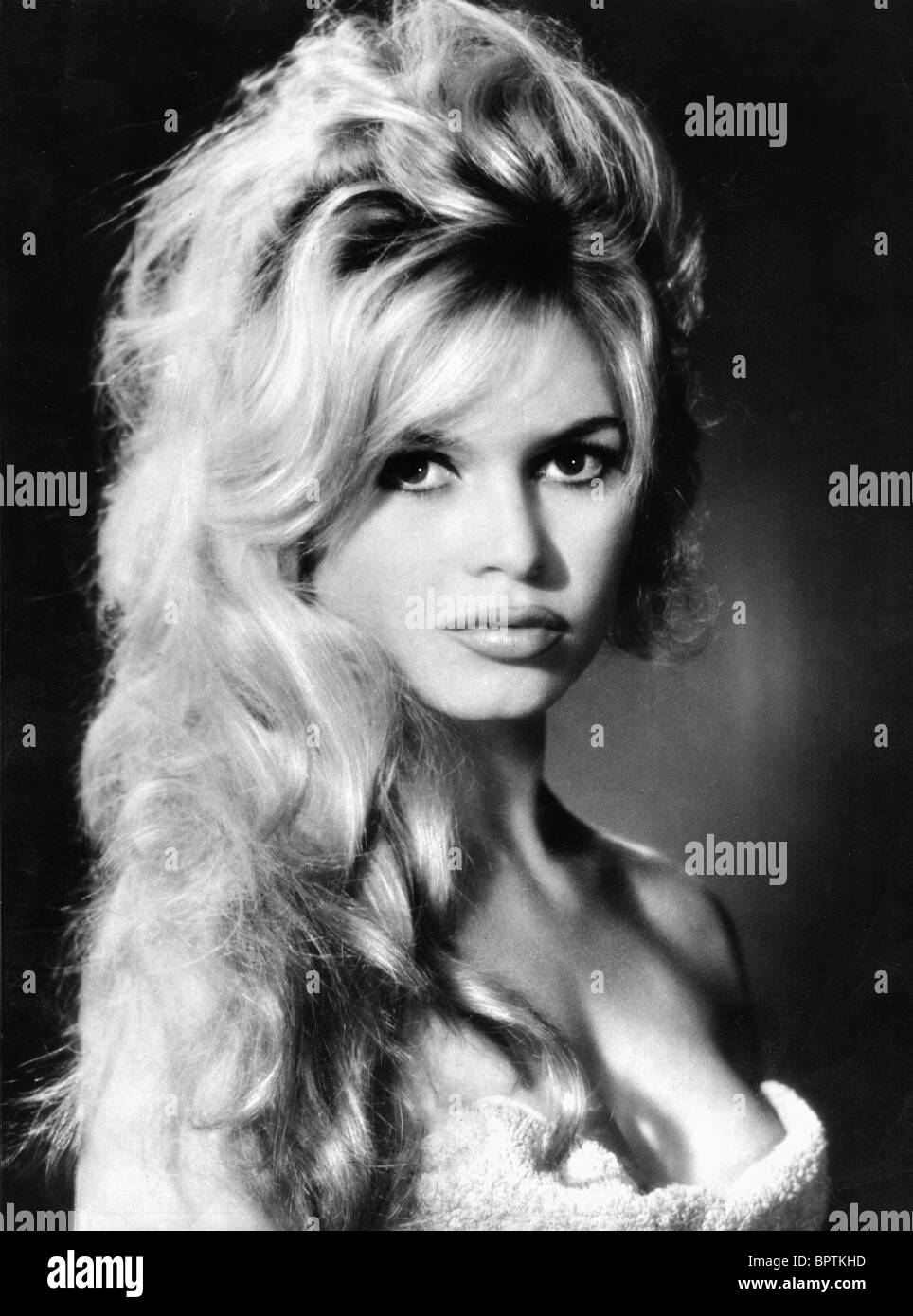 Brigitte Bardot Zigarette Schönheit Schwarz Weiß French Actress Model Poster 