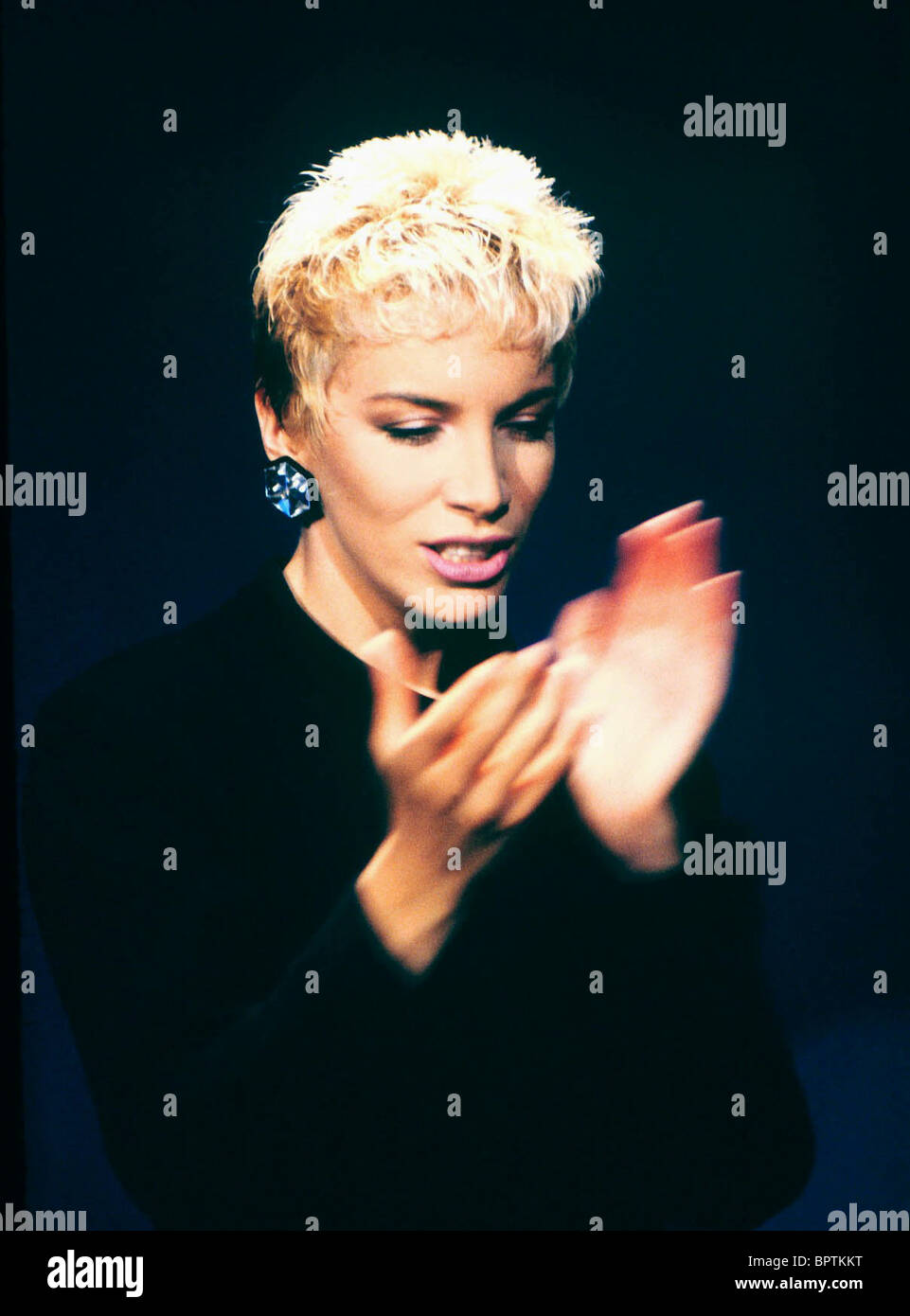 Annie Lennox 1985 High Resolution Stock Photography and Images Alamy