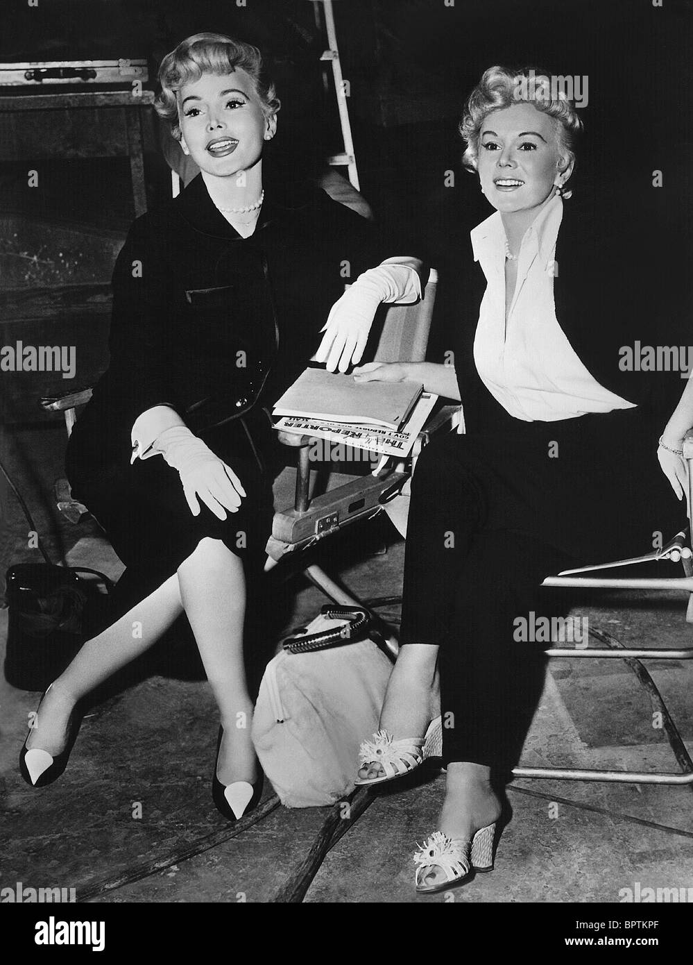 ZSA ZSA GABOR & EVA GABOR ACTRESSES & SISTERS (1957 Photo - Alamy