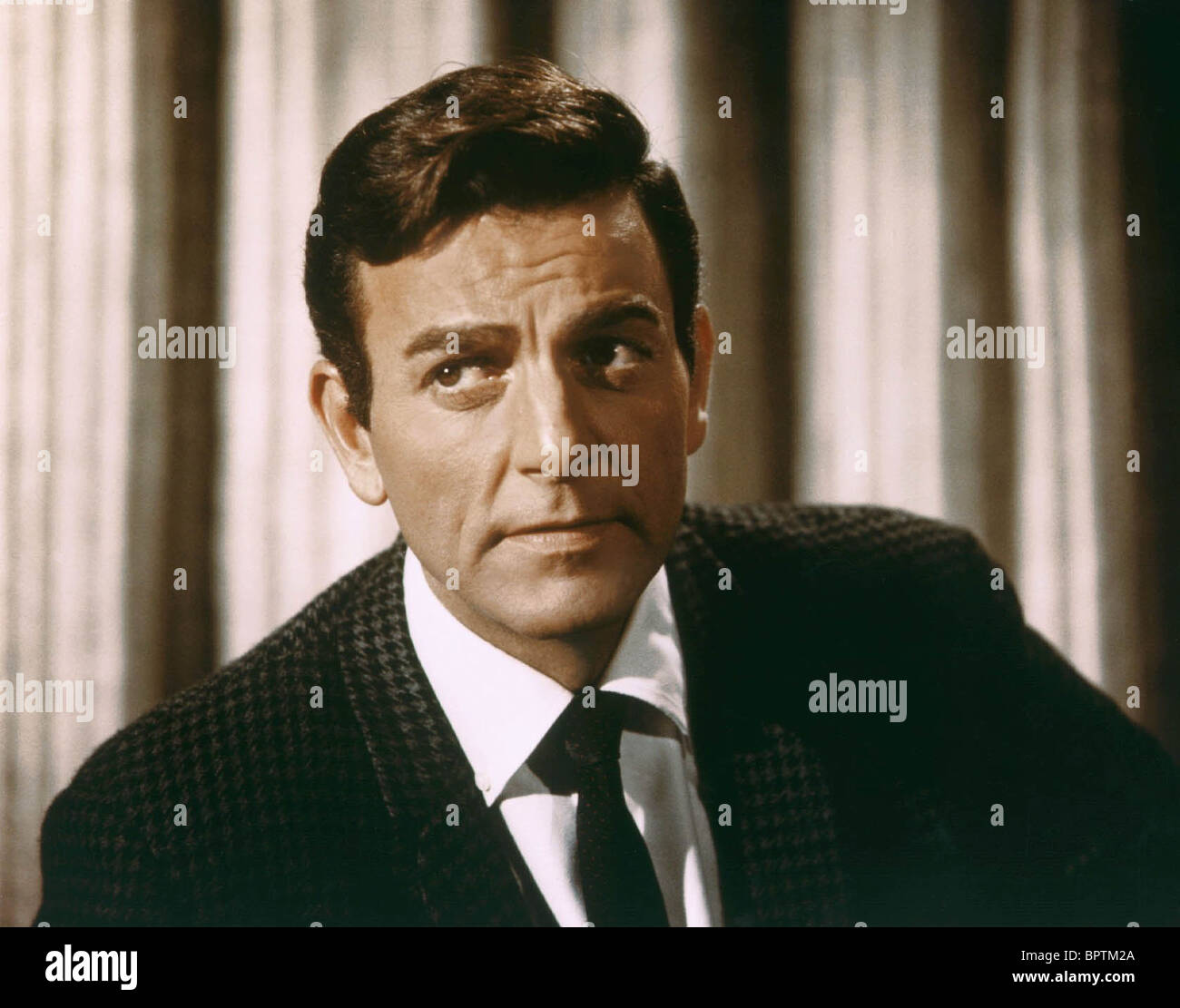 MIKE CONNORS ACTOR (1974 Stock Photo Alamy