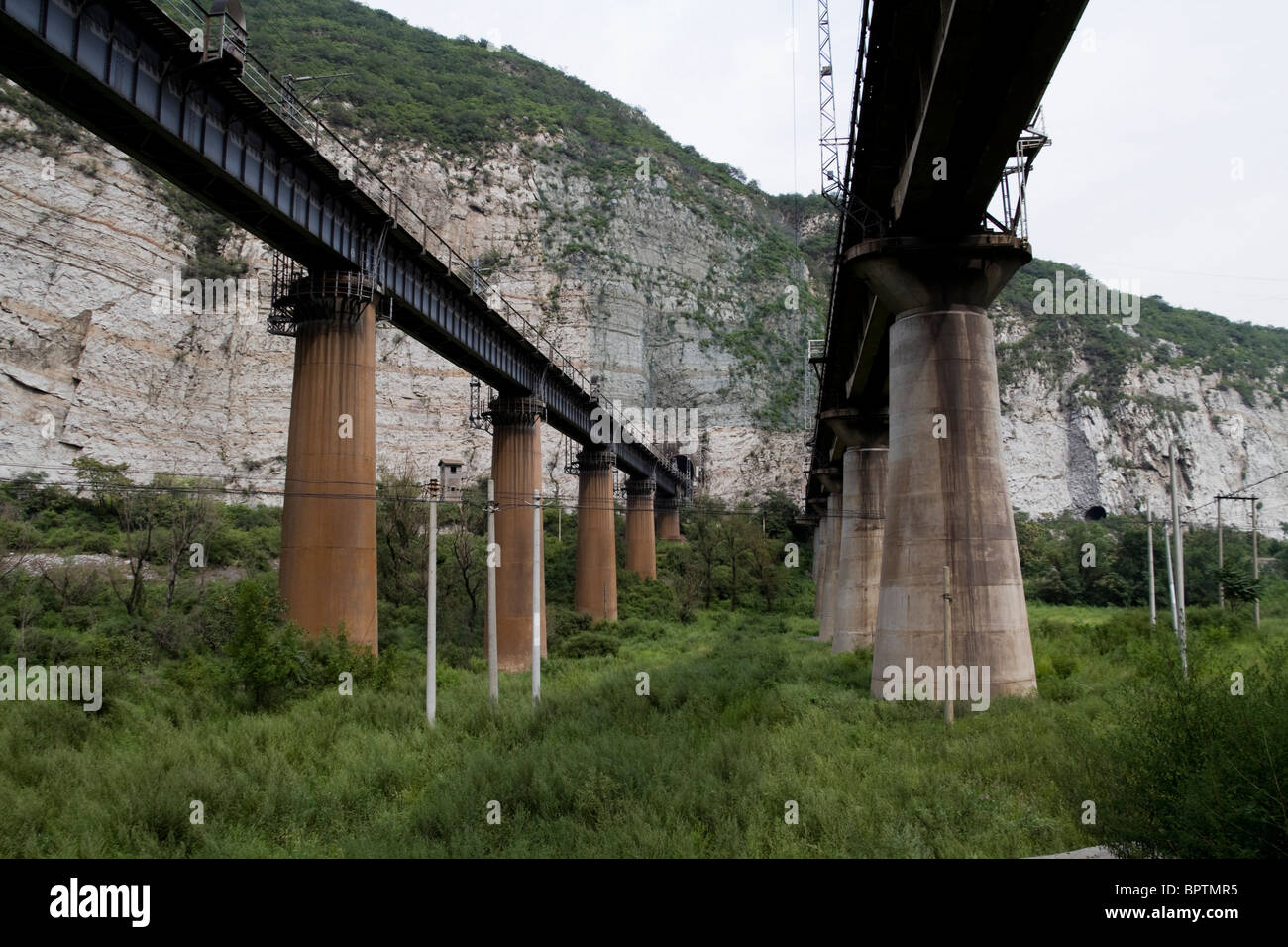 Train tunnel and viaduct hires stock photography and images Alamy