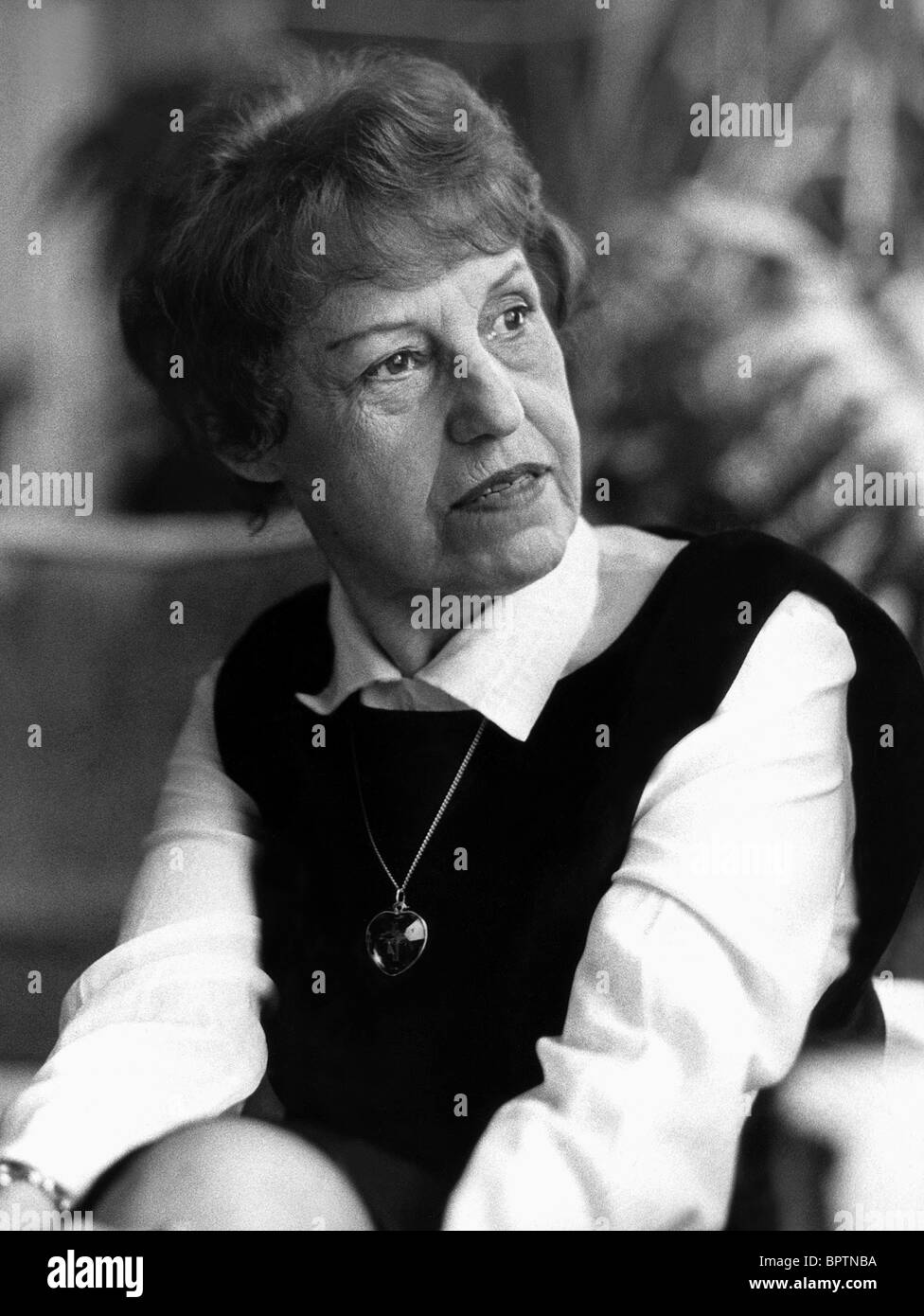 LOTTE LENYA ACTRESS & SINGER (1974 Stock Photo - Alamy