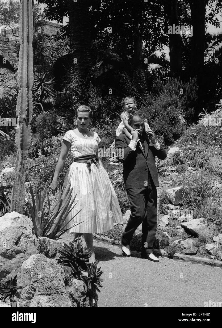 Grace Kelly Princess Caroline Prince Rainier Iii Prince Princess Of Monaco 1958 Stock Photo Alamy Grace Kelly Princess Caroline Prince Rainier Iii Prince Princess Of Monaco 1958 Stock Photo Alamy