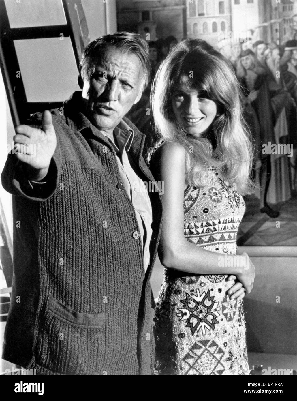 JOSEPH LOSEY & JOANNA SHIMKUS DIRECTOR & ACTRESS 'BOOM' (1968) Stock Photo