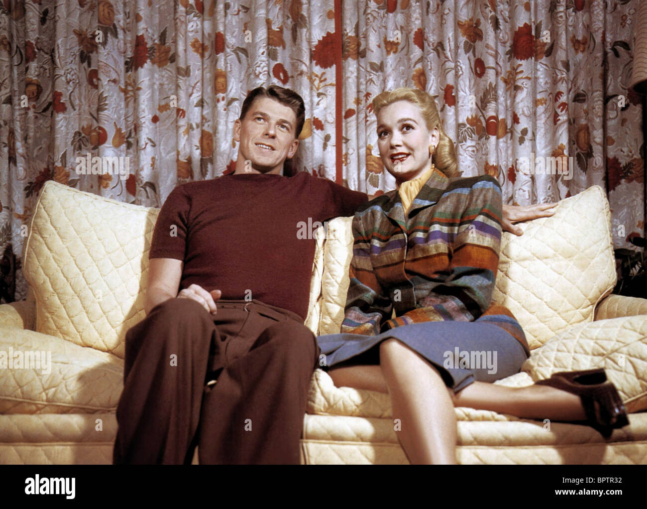 RONALD REAGAN & JANE WYMAN ACTOR & ACTRESS (1945) Stock Photo
