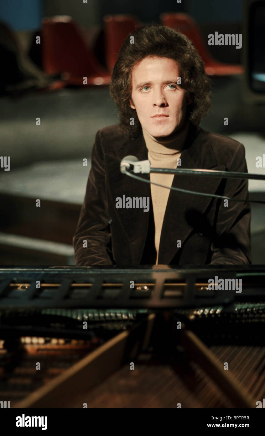 Gilbert O’sullivan High Resolution Stock Photography and Images - Alamy