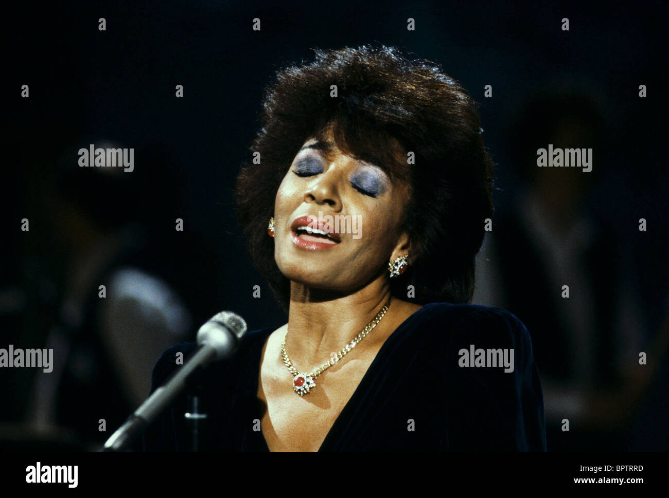 Shirley Bassey High Resolution Stock Photography and Images - Alamy