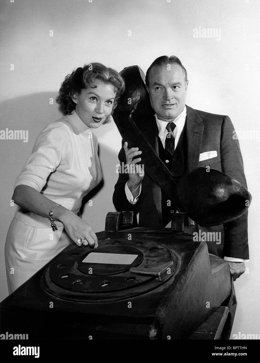 RHONDA FLEMING & BOB HOPE ACTRESSES WITH ACTOR (1956) Stock Photo