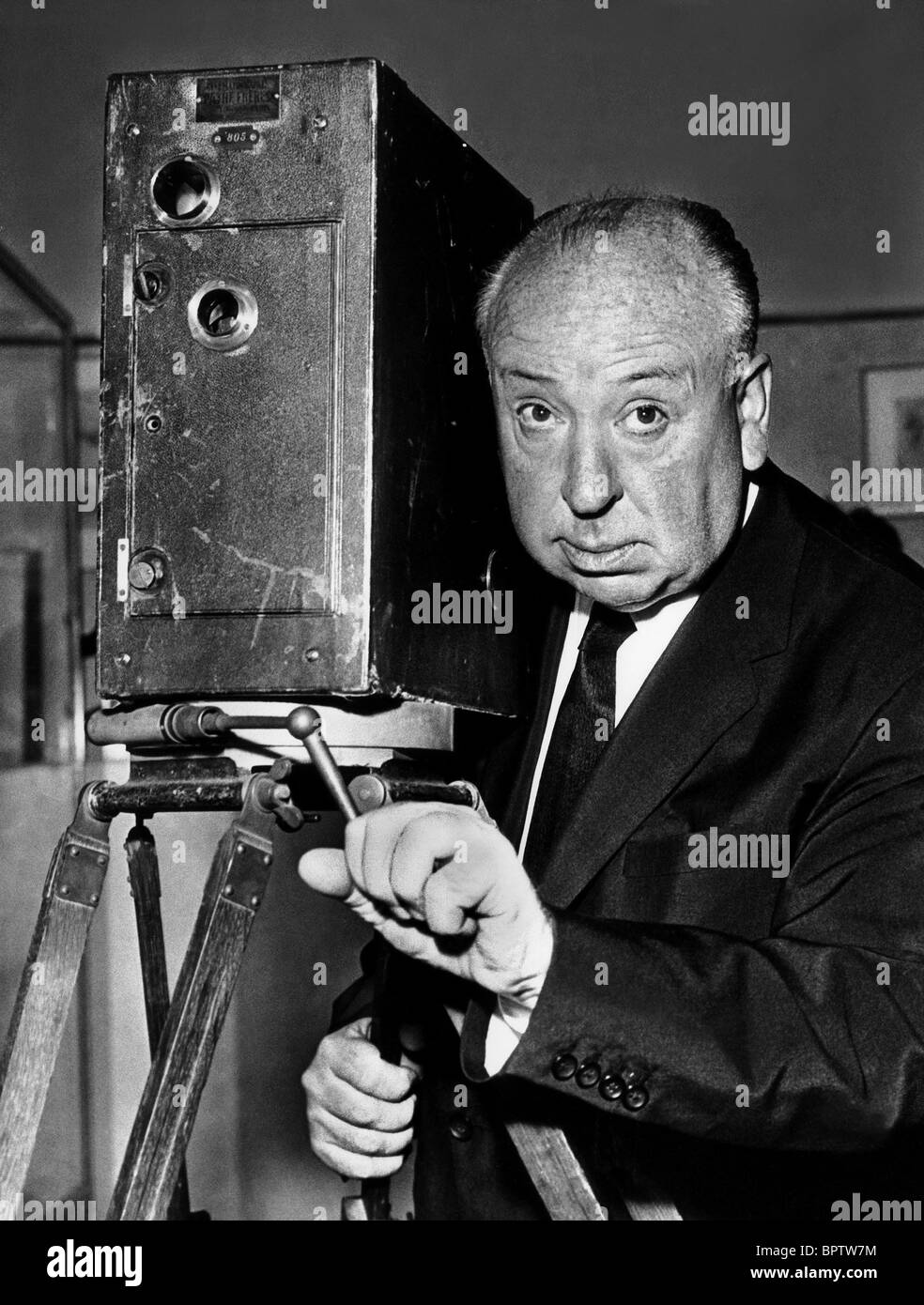 ALFRED HITCHCOCK DIRECTOR (1954) Stock Photo