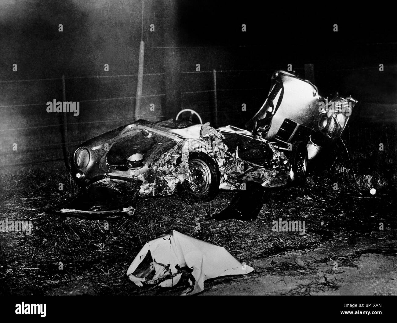 JAMES DEAN'S PORCHE SPYDER SCENE OF JAMES DEAN'S CAR CRASH (1955) Stock Photo