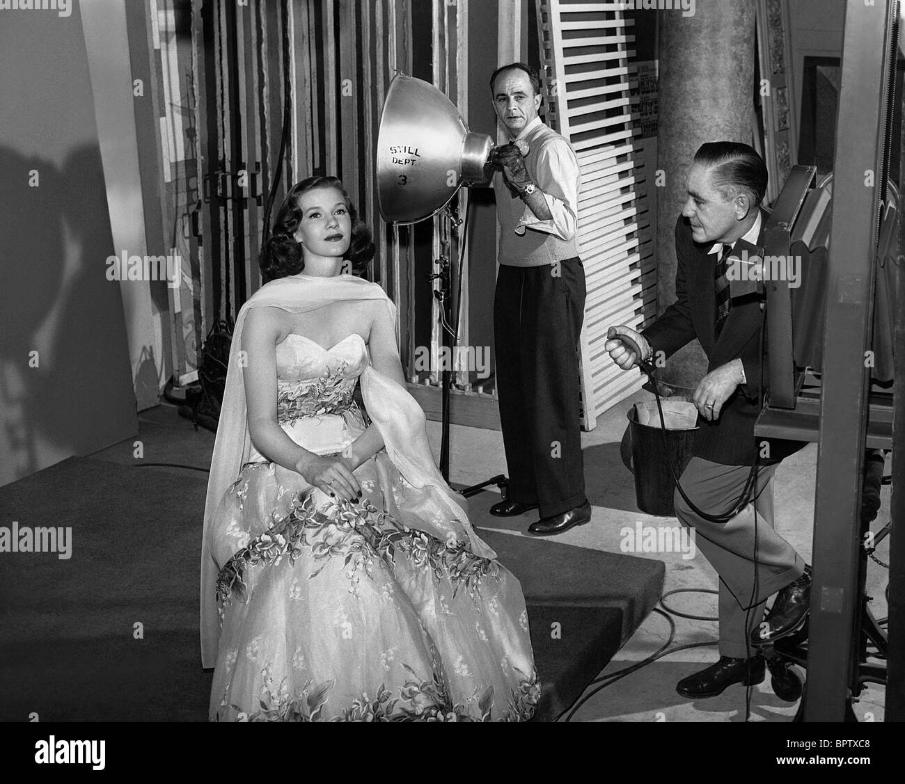 LOIS MAXWELL ACTRESS (1949 Stock Photo - Alamy