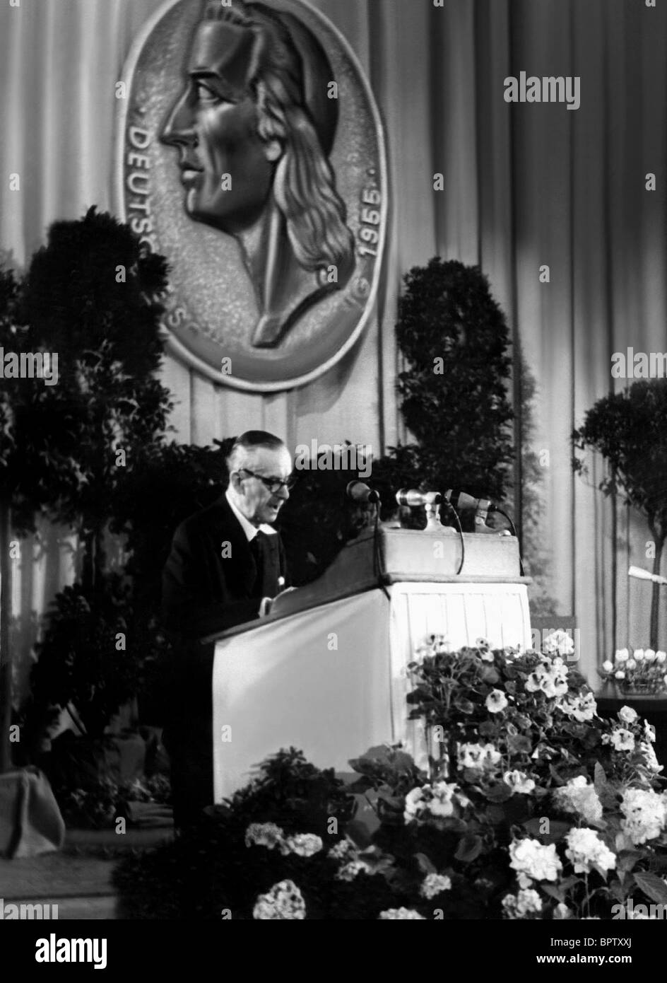 THOMAS MANN WRITER (1925) Stock Photo