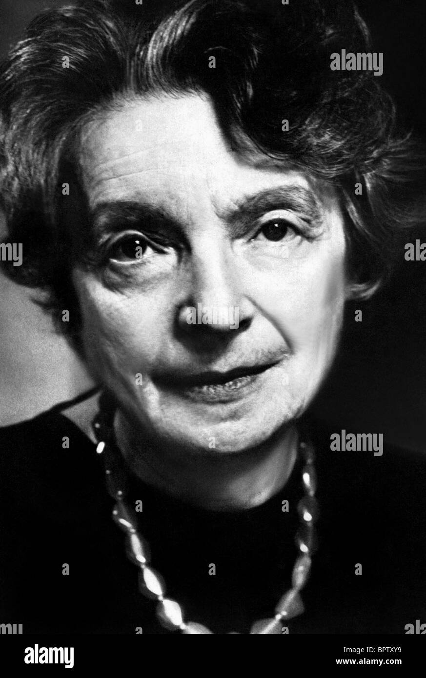 NELLY SACHS WRITER & NOBEL PRIZE FOR LITERATURE WINNER 1966 (1966) Stock Photo