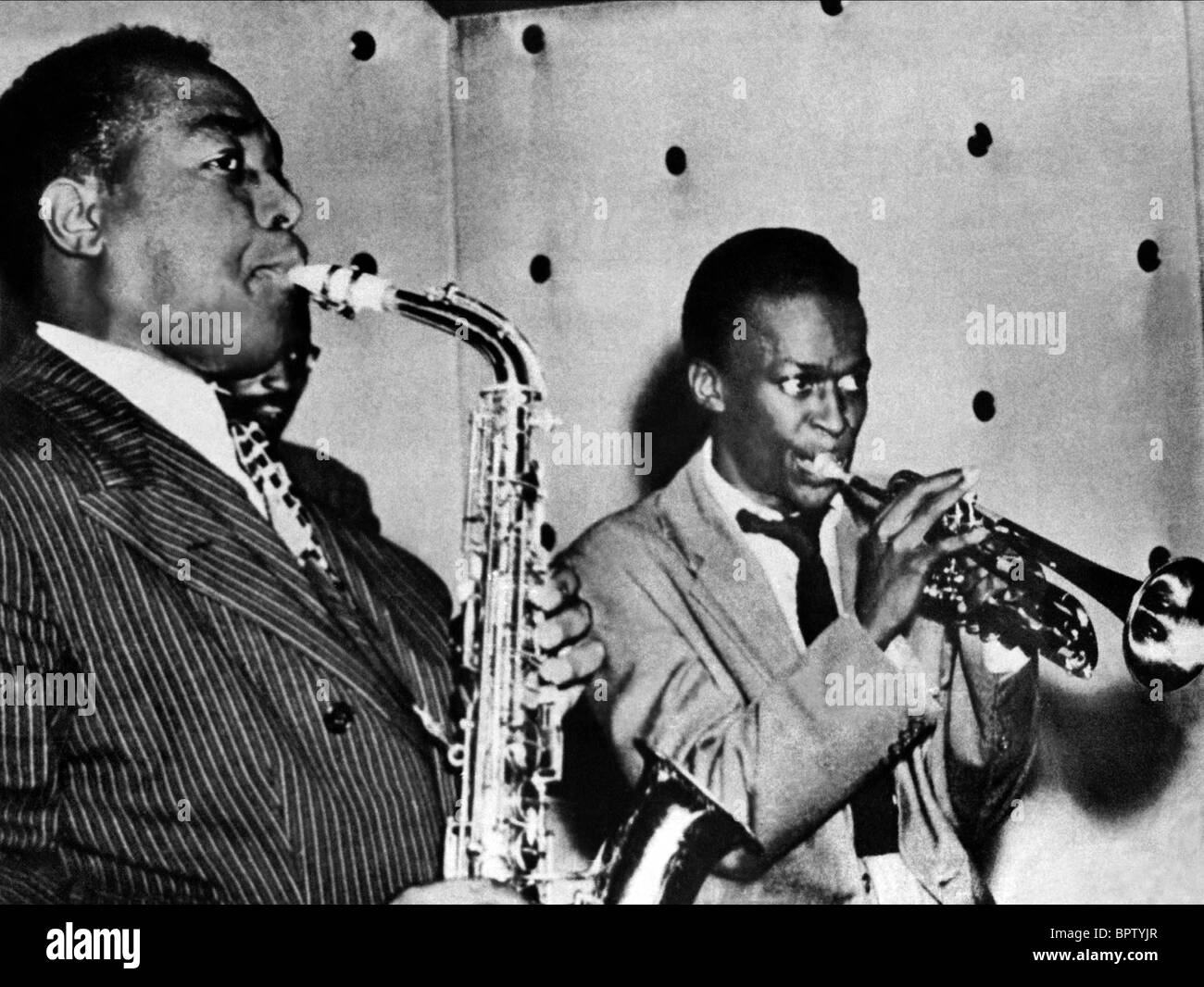 CHARLIE PARKER & MILES DAVIS JAZZ MUSICIANS (1945) Stock Photo