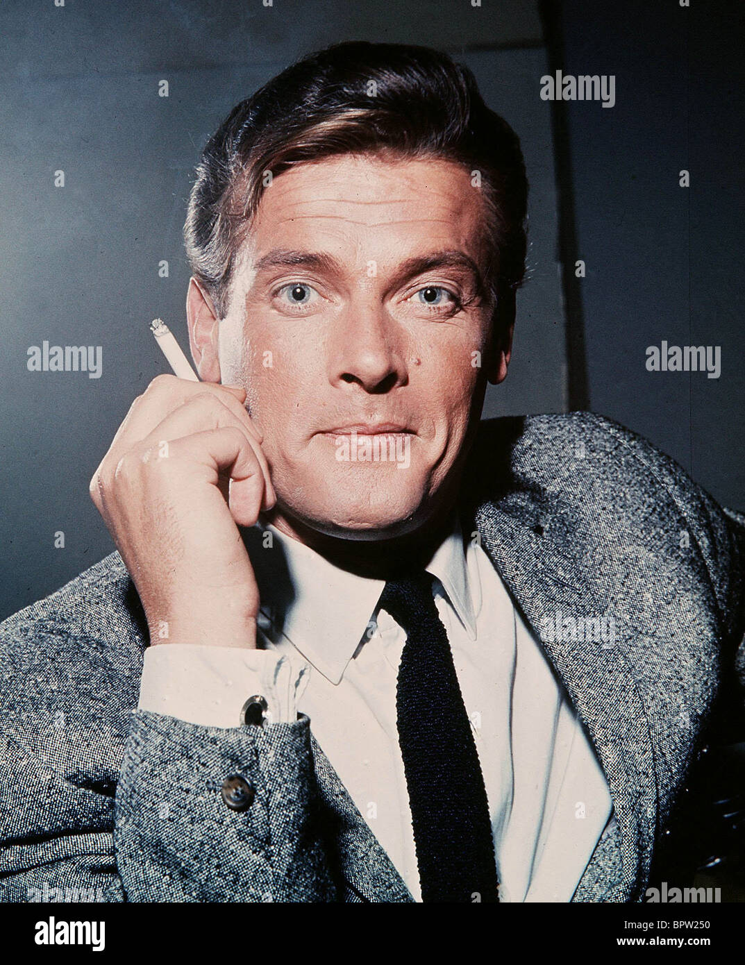 Roger moore hi-res stock photography and images - Alamy