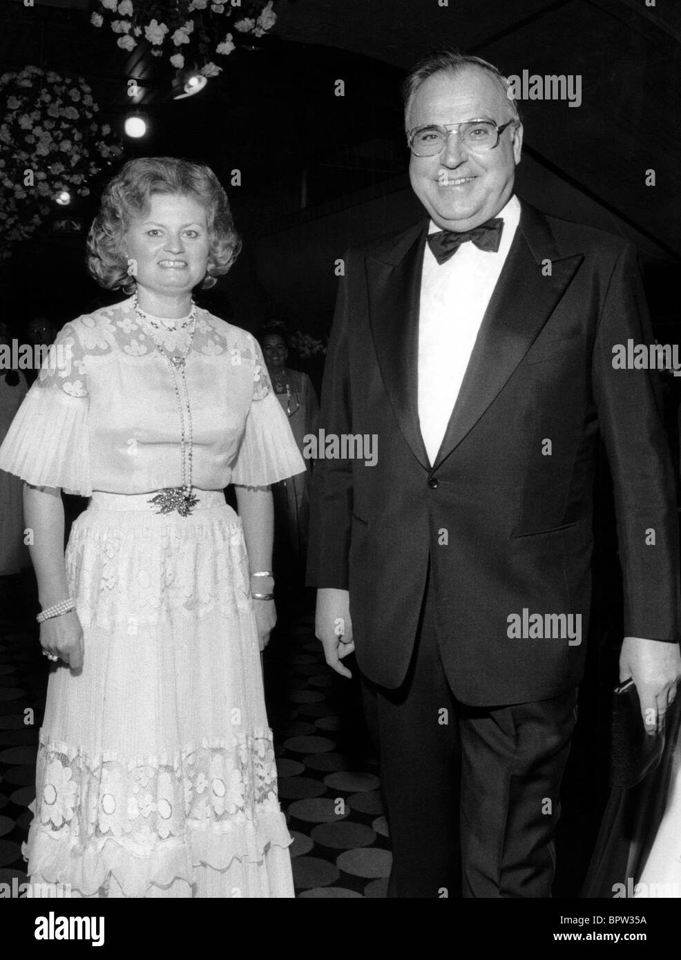 HANNELORE & HELMUT KOHL GERMAN POLITICIAN & WIFE 01 May 1981 BERLIN Stock Photo