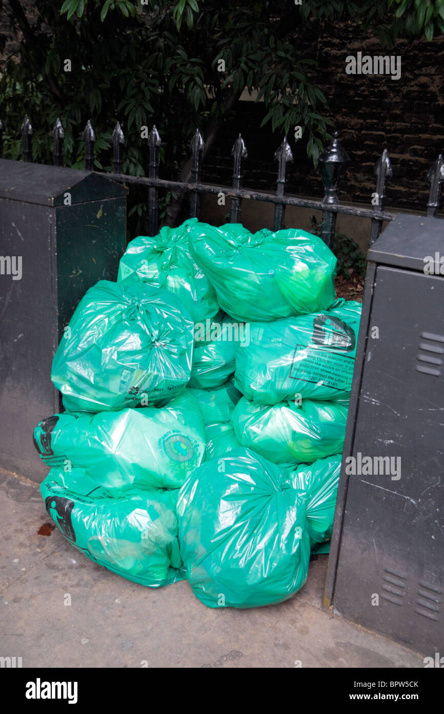 As he dumped bags of rubbish hires stock photography and images Alamy