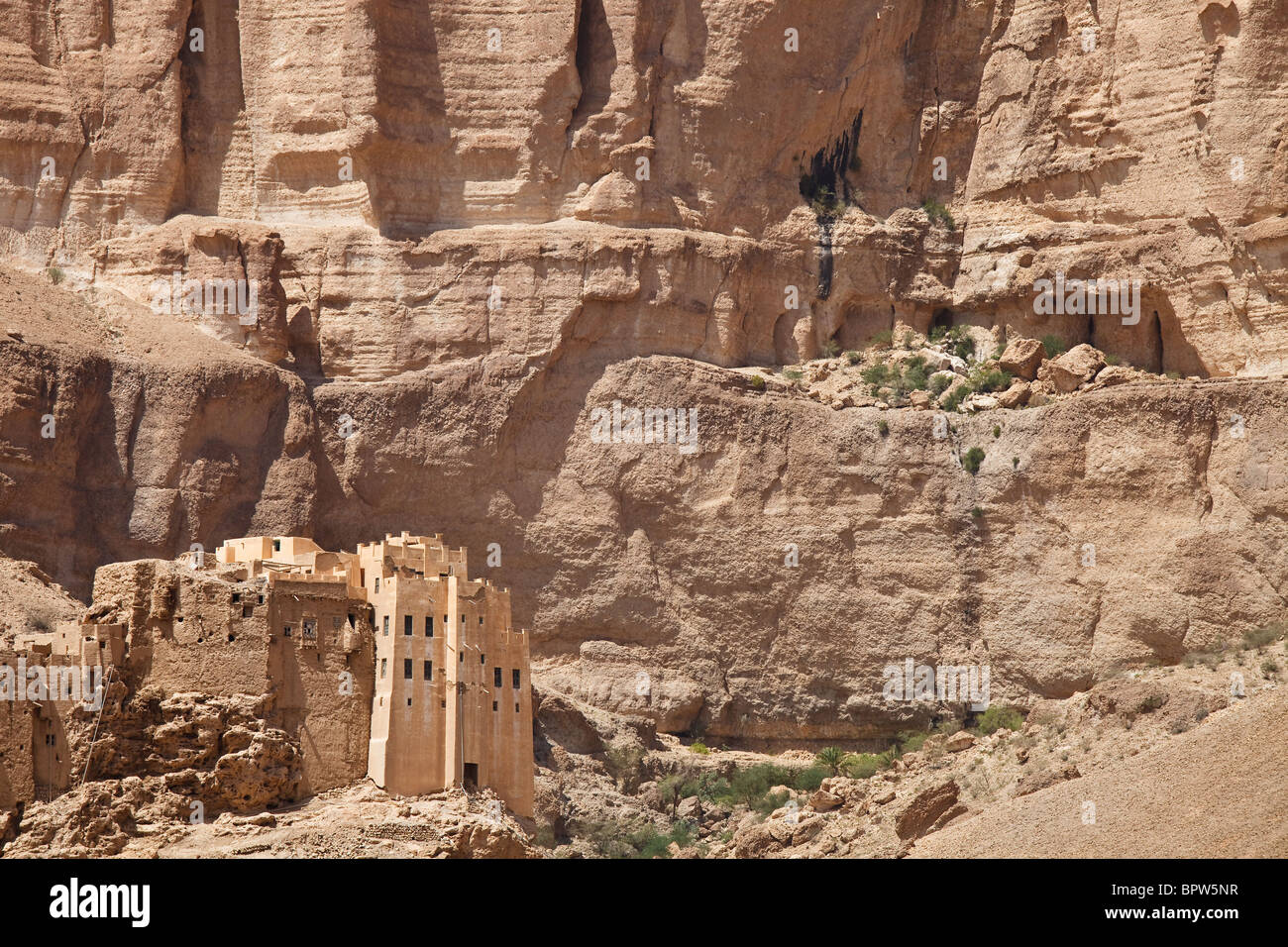 Castle in Wadi Do'an, Hadramaut, Yemen Stock Photo