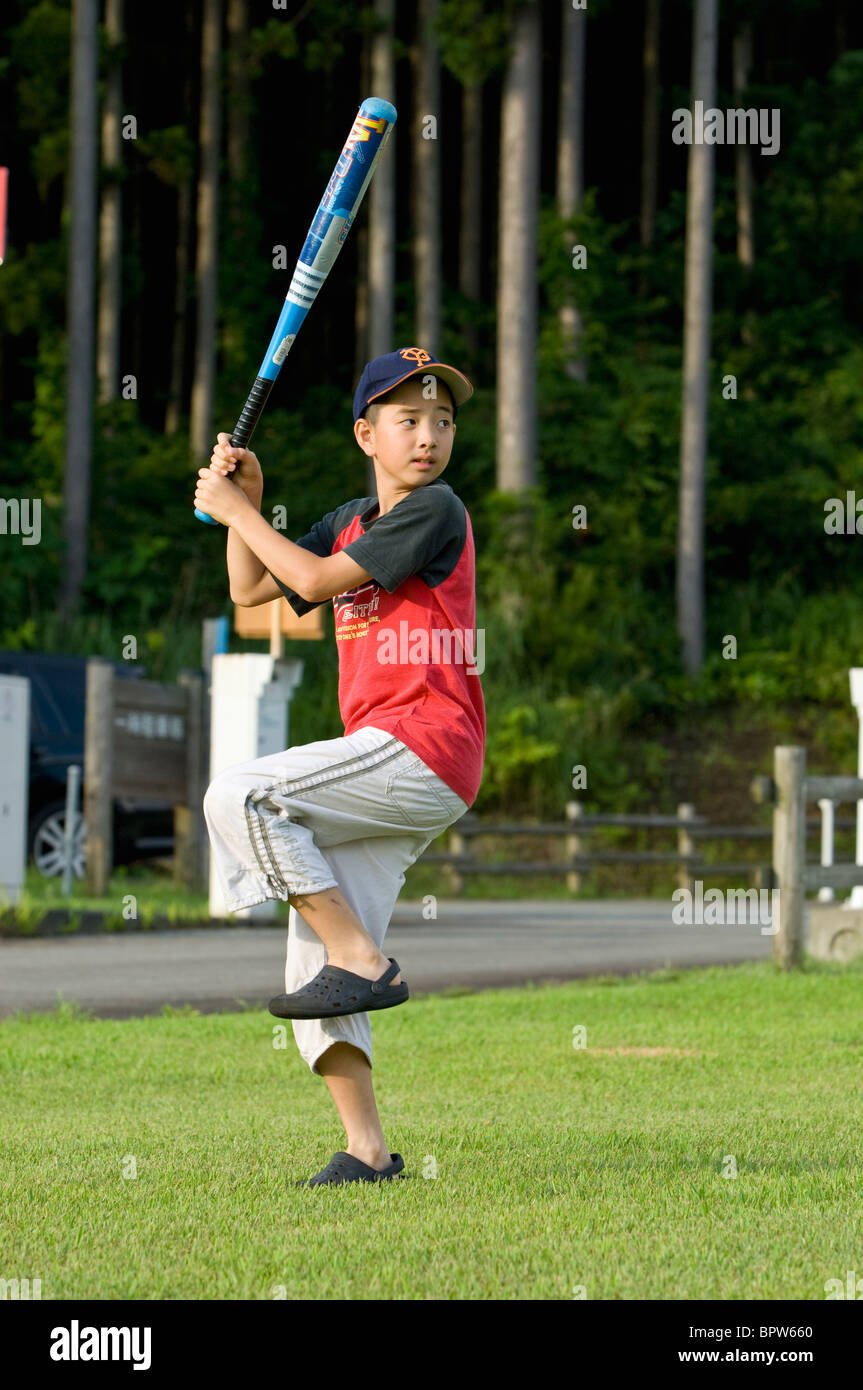 Swing a bat hires stock photography and images Alamy