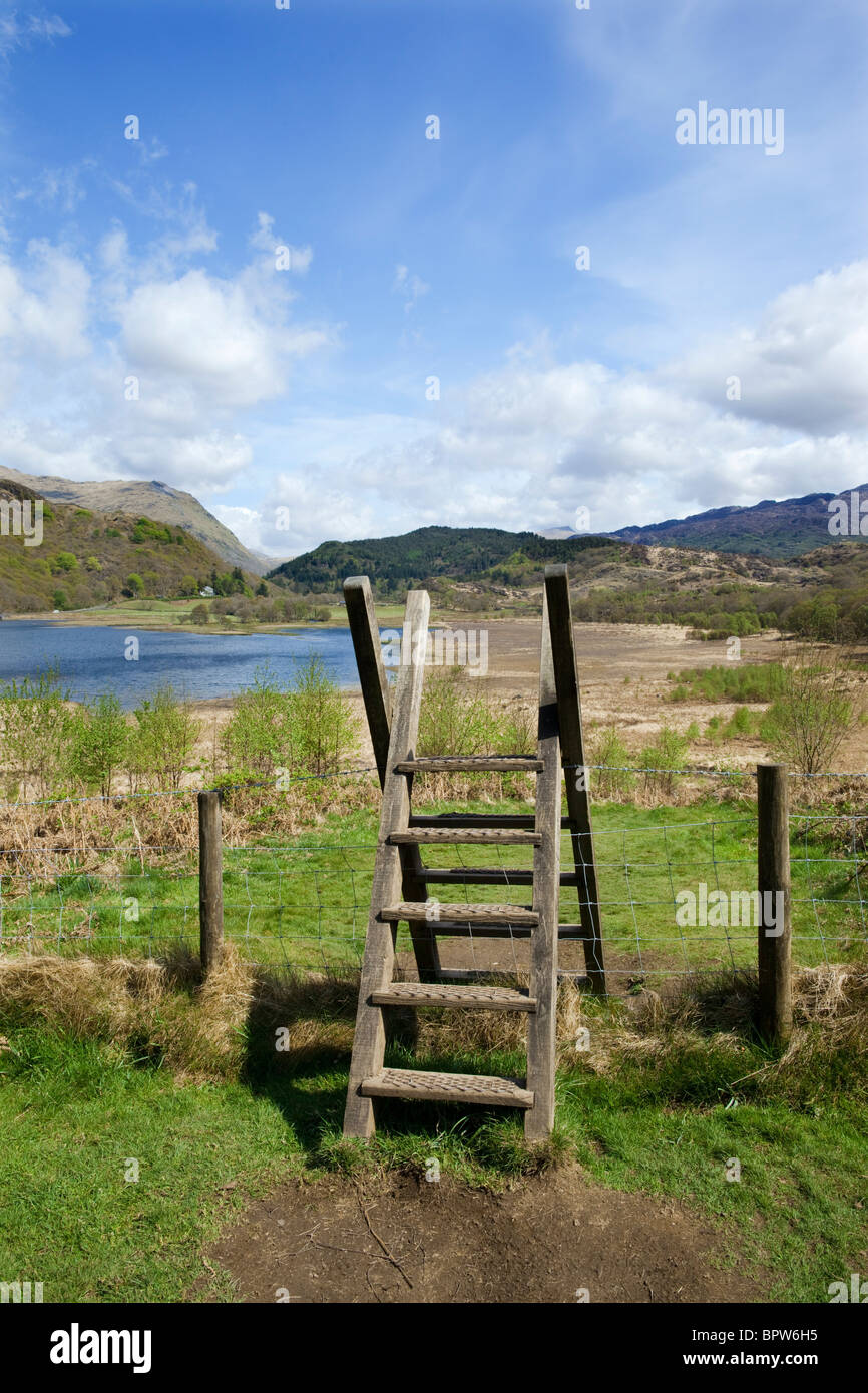 Llyn Dinas Snowdonia view east over stile Stock Photo