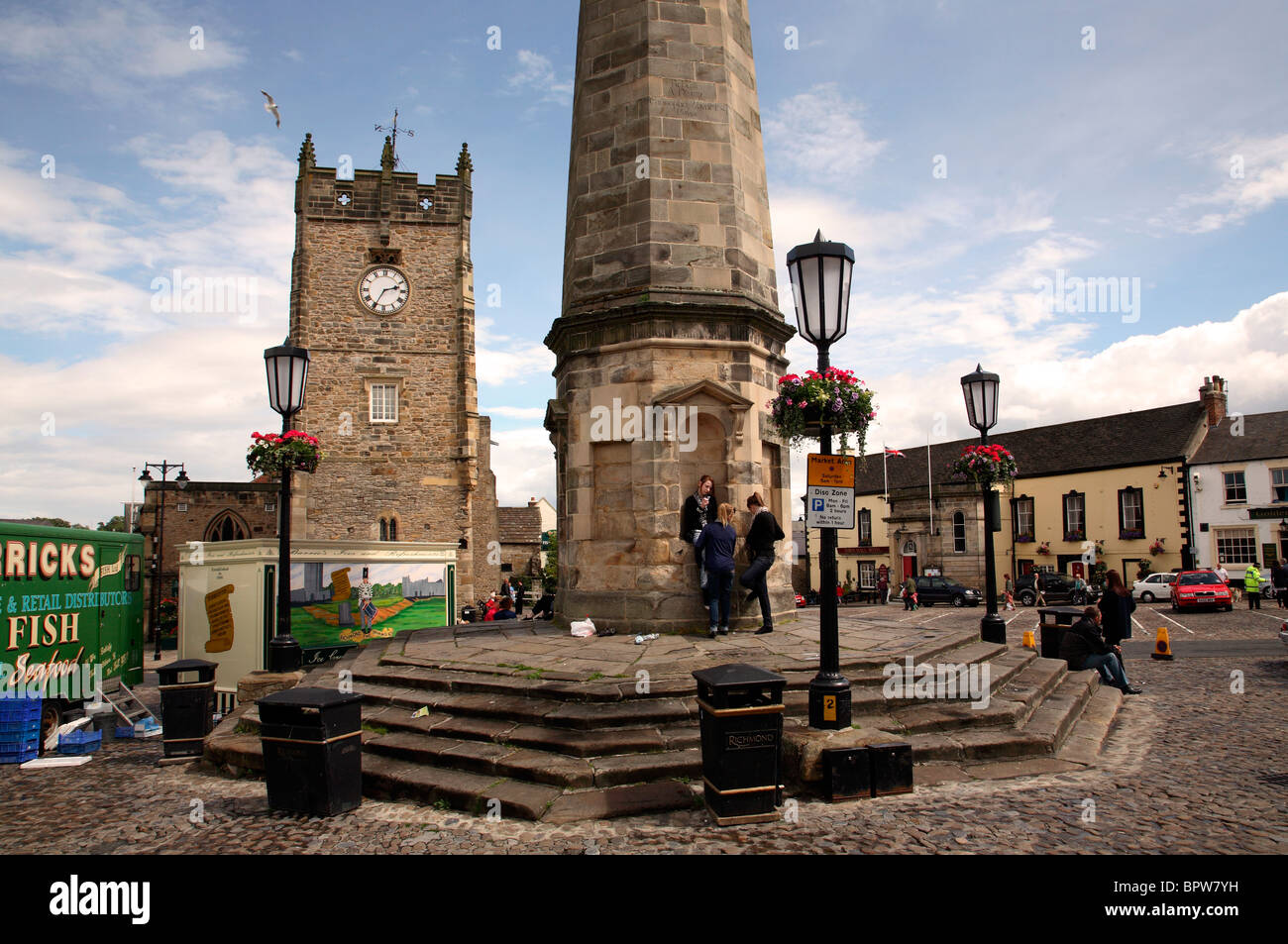 Market square richmond north yorkshire hires stock photography and