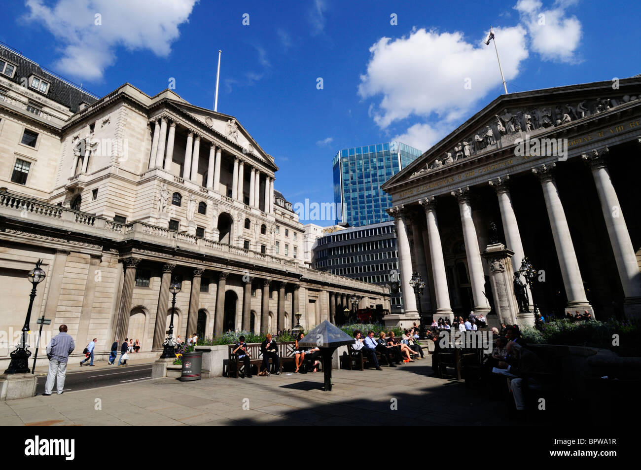 The Bank of England and Royal Exchange, Threadneedle Street, London, England, UK Stock Photo