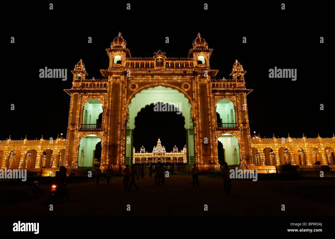 The Maharajah's Palace at night, Mysore, Karnataka, India Stock Photo