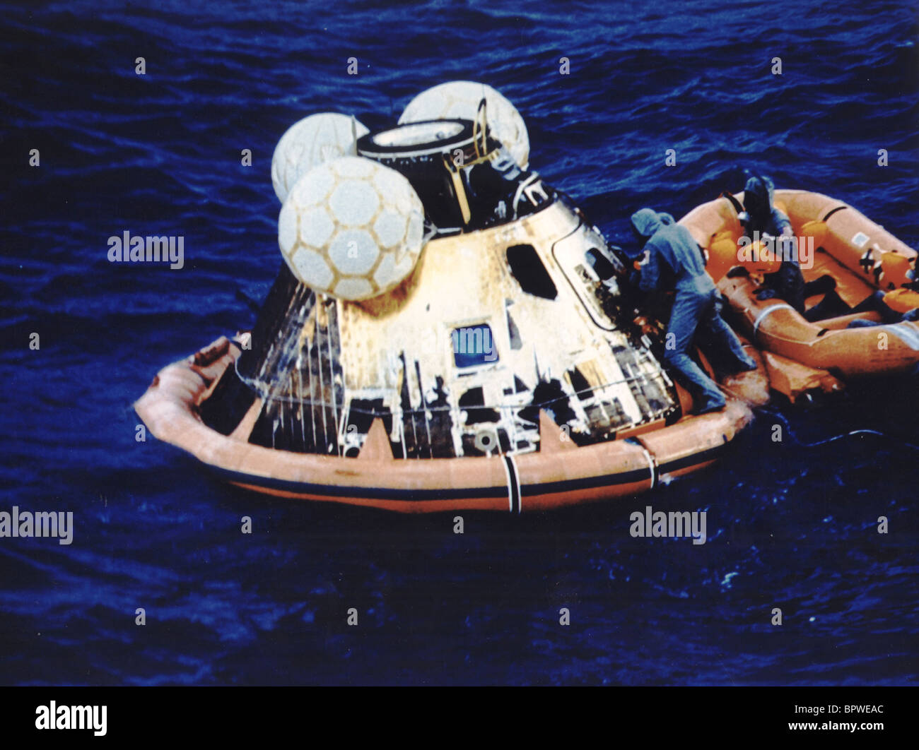 PACIFIC RECOVERY OF SPACE CAPSULE APOLLO 11 (1969) Stock Photo
