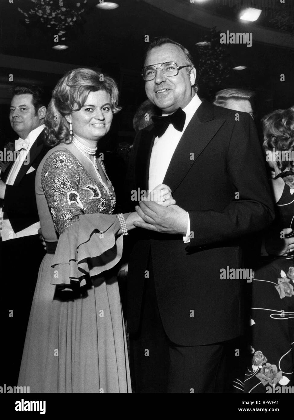 HANNELORE & HELMUT KOHL GERMAN POLITICIAN & WIFE 01 May 1976 BERLIN Stock Photo