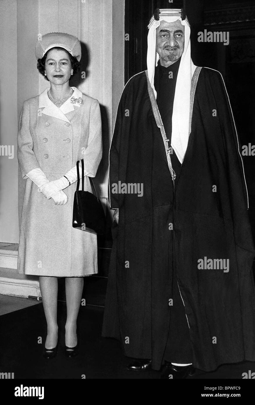 QUEEN ELIZABETH II & KING FEISAL QUEEN OF ENGLAND 10 June 1964 20 CENTURY FOX Stock Photo