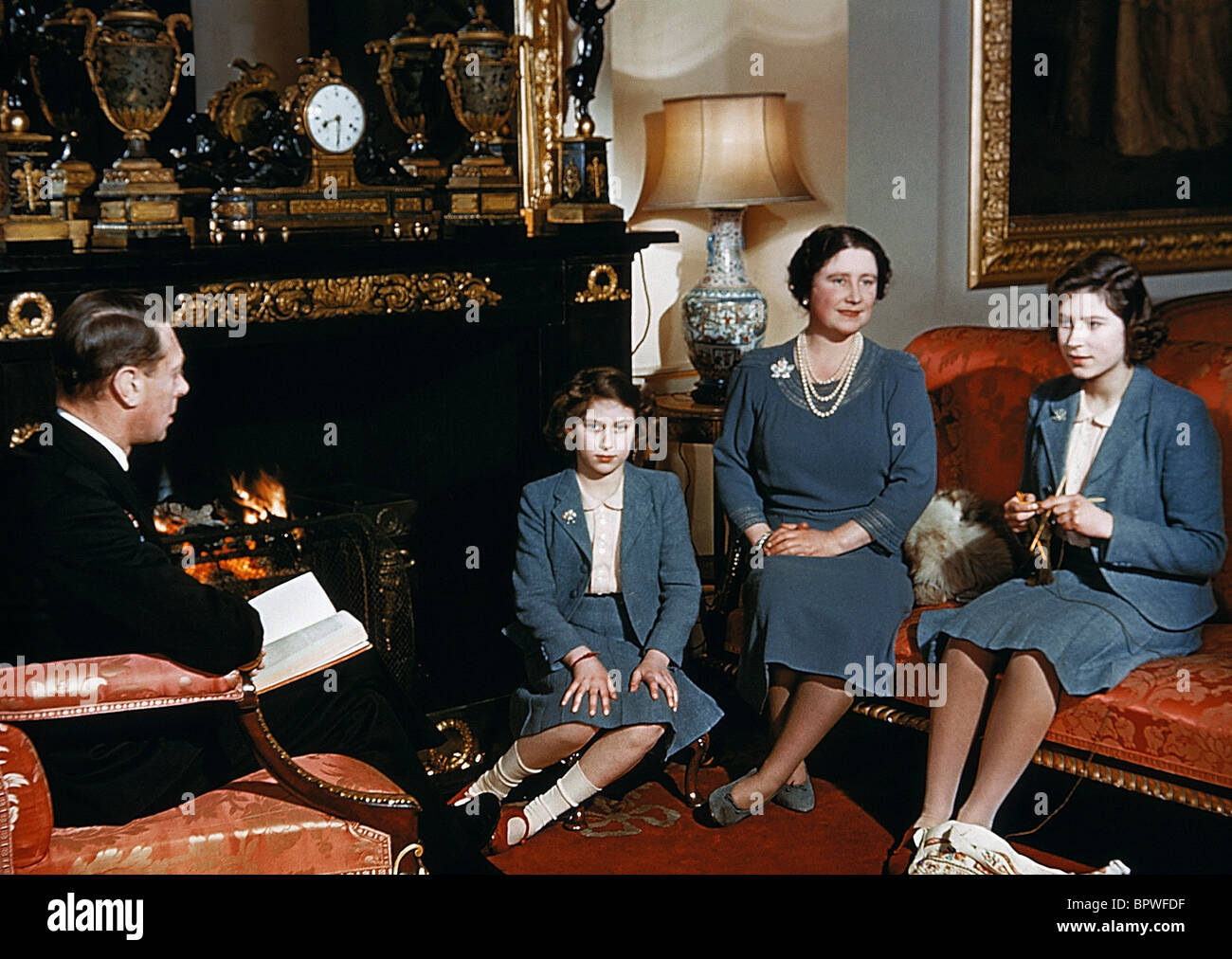 KING GEORGE VI PRINCESS MARGARET QUEEN MOTHER & PRINCESS ELIZABETH BRITISH ROYAL FAMILY 10 June 1938 Stock Photo