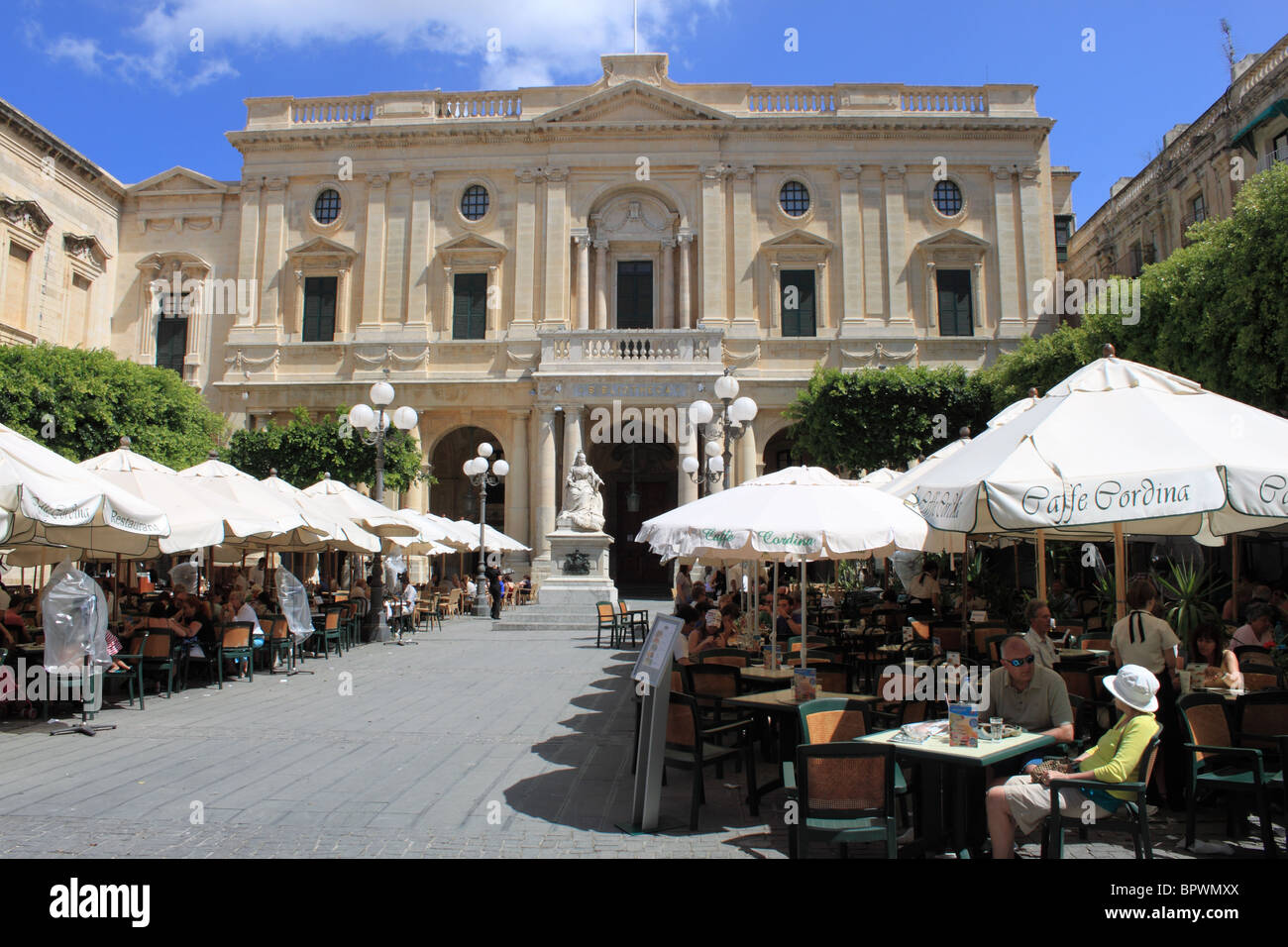 Caffe Cordina terrace and the National Library, Republic Square, Misraħ Ir-Repubblika, Valletta, Malta, Mediterranean, Europe Stock Photo