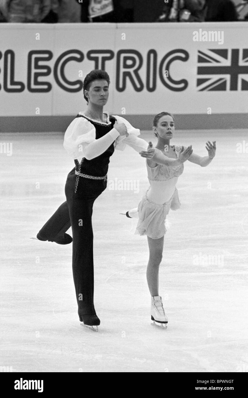 Figure Skating Pair Black and White Stock Photos & Images Alamy