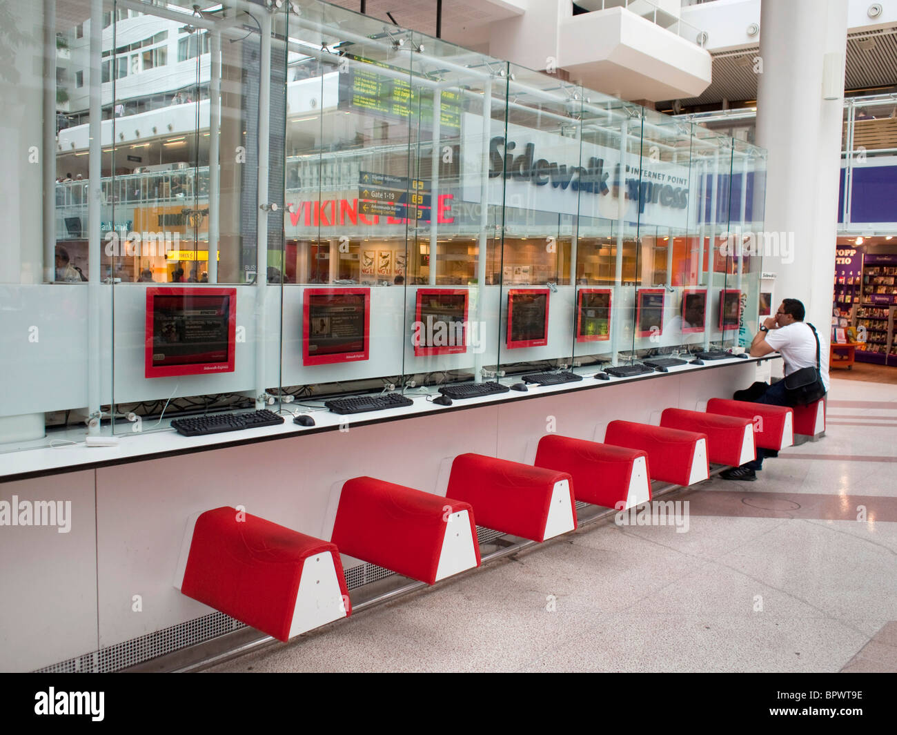 Internet access in the Stockholm City Terminal Stock Photo