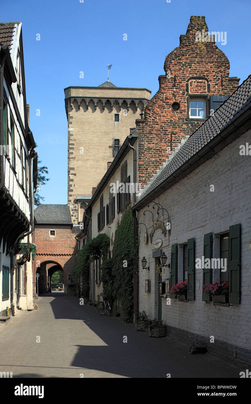 Mittelalter, Feste Zons, Zollturm und Rheintor in Dormagen-Zons ...