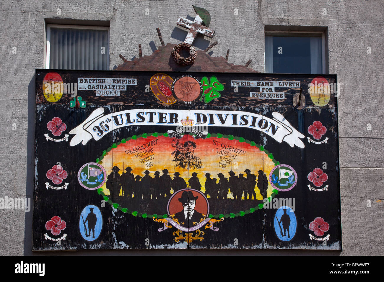 Ireland, North, Belfast, Donegall Pass, Loyalist poltical mural. Stock Photo