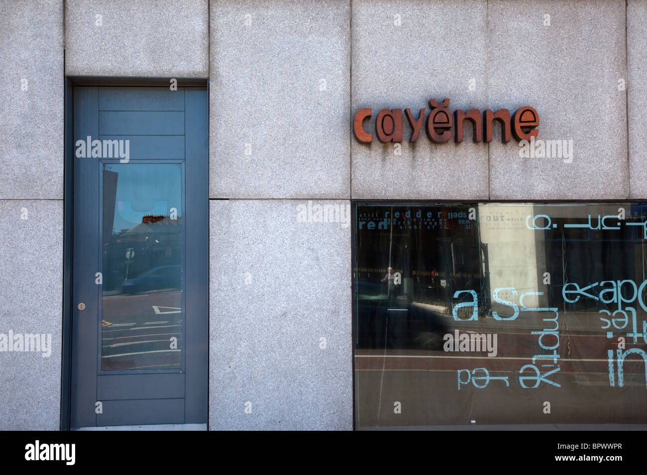 Ireland, North, Belfast, Shaftesbury Square, exterior of Cayenne restaurant owned by celebrity chef Paul Rankin. Stock Photo