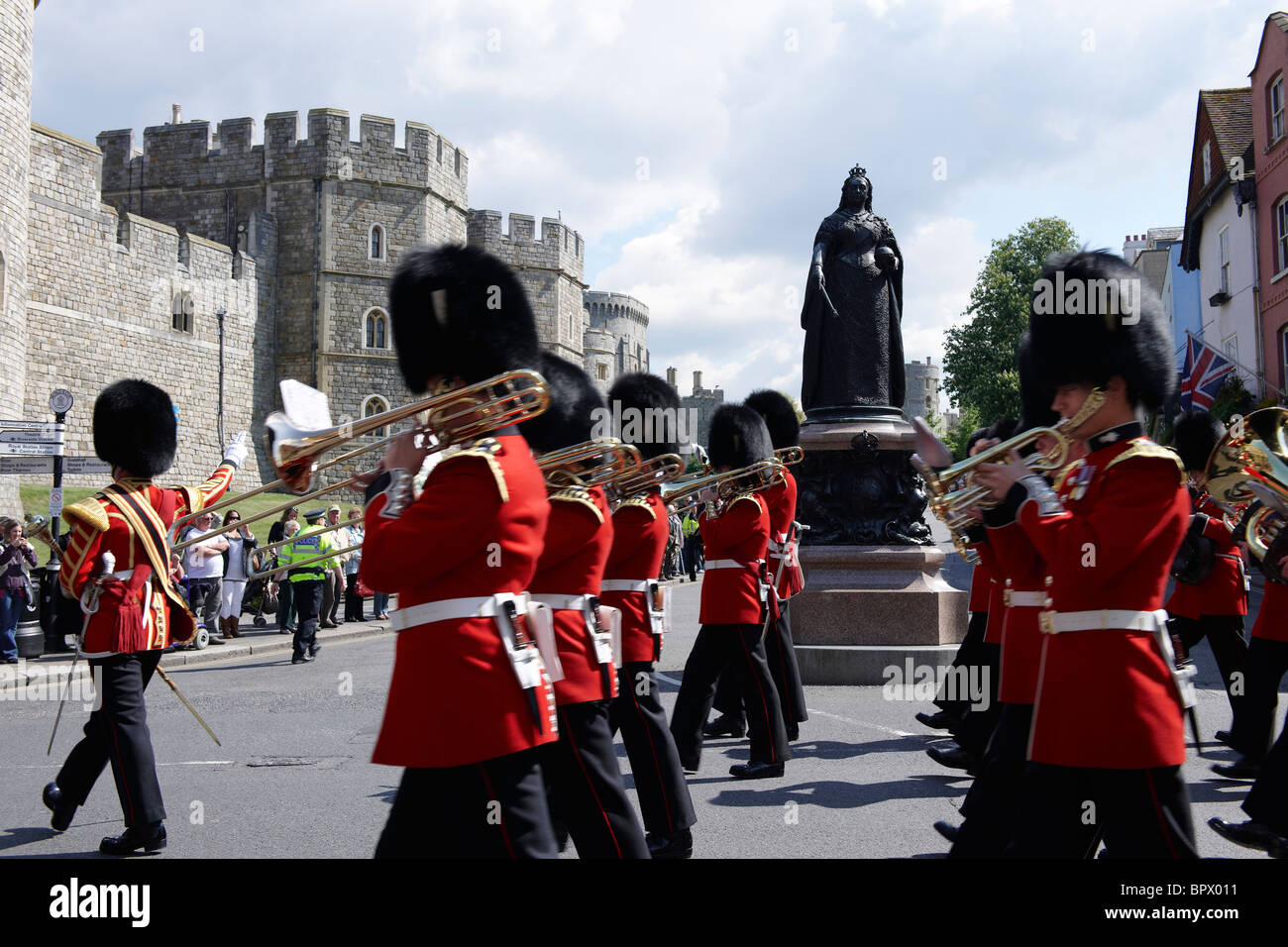 Queens Guard marching band at Windsor Castle playing musical instruments Stock Photo Alamy