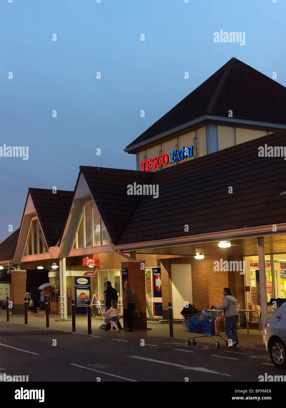 Tesco Extra Large Supermarket At Night Open 24 Hours England Stock