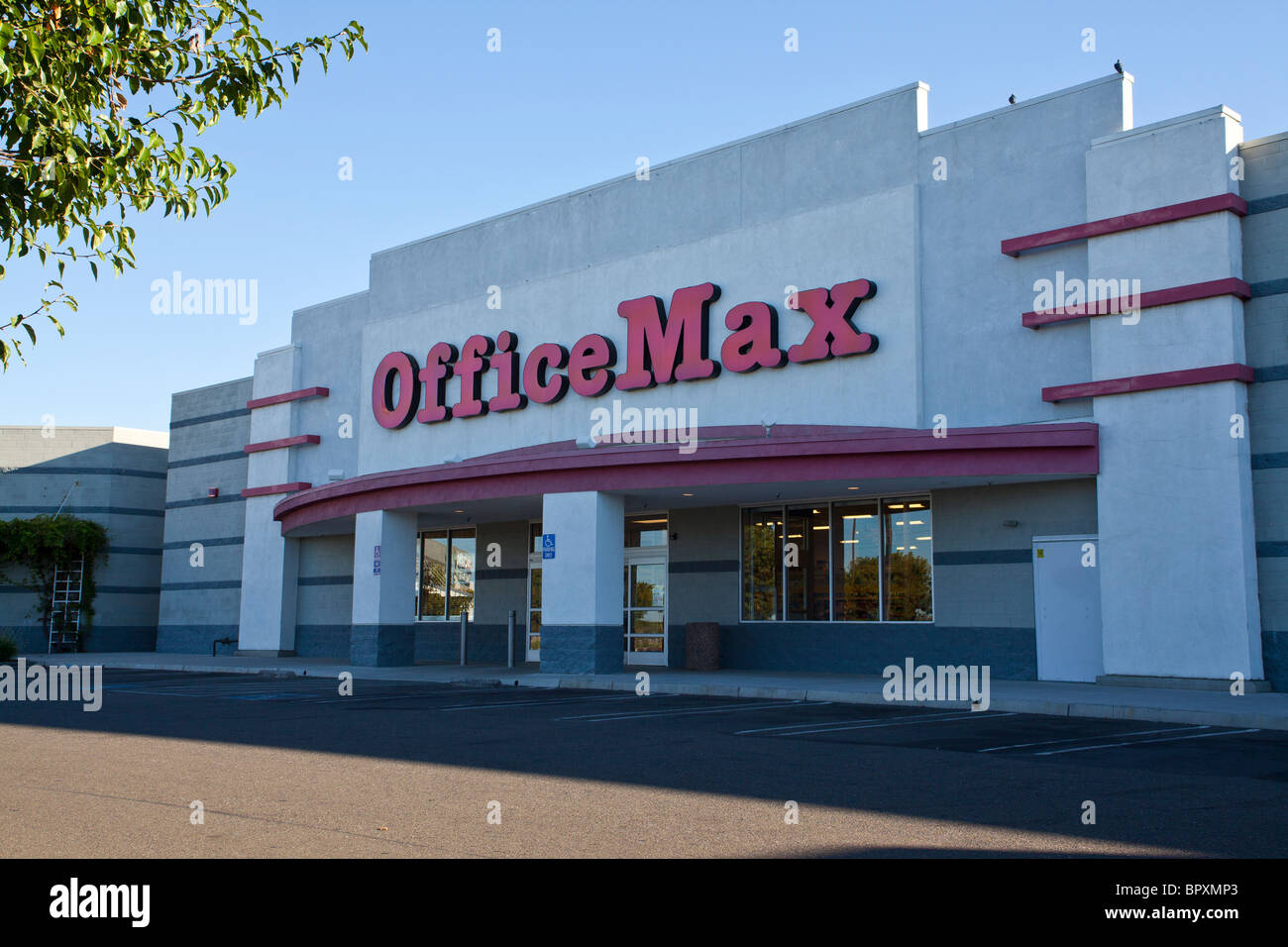 Office Max Store Stock Photo Alamy l-office-max