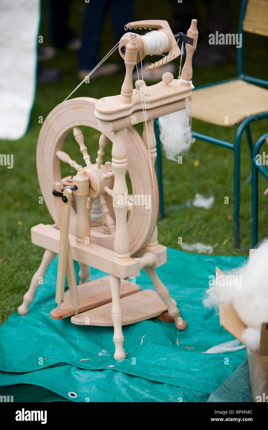A Traditional Spinning Wheel Stock Photo Alamy