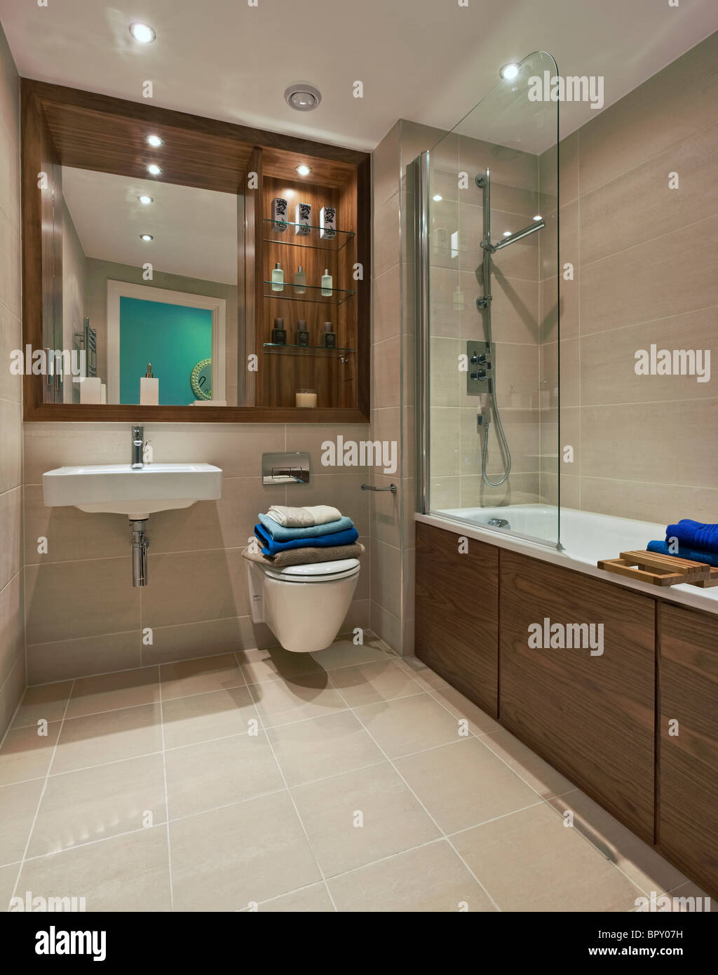 Candle House Apartments Granary Wharf, Leeds Stock Photo Alamy