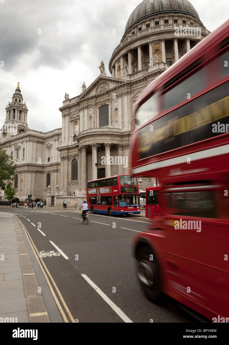 London routemaster bus passing St Paul's cathedral, London Stock Photo