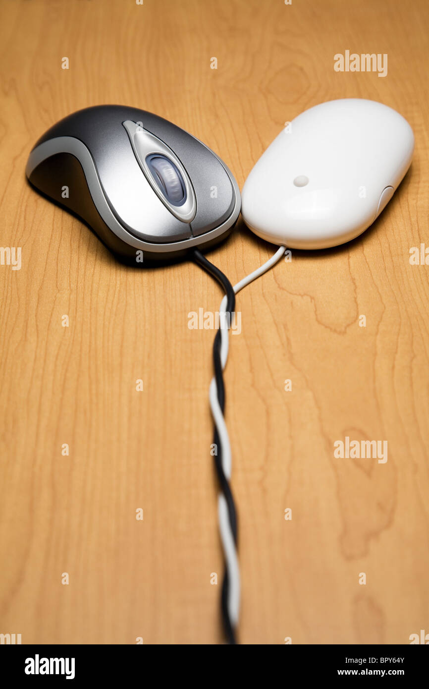 Tangled Cords High Resolution Stock Photography and Images Alamy