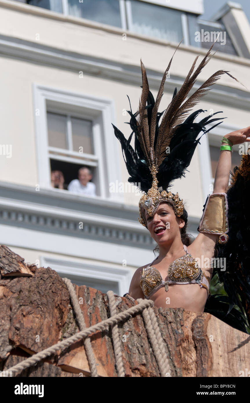 Notting hill carnival headdress hi-res stock photography and images - Alamy