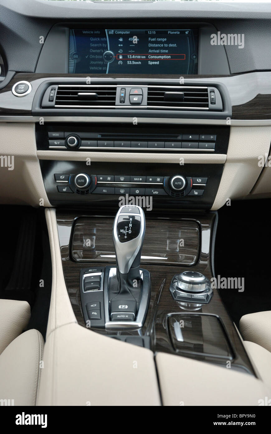 BMW 535i - MY 2010 - grey metallic - German premium higher class sedan,  segment E (executive) - central console, cockpit Stock Photo - Alamy