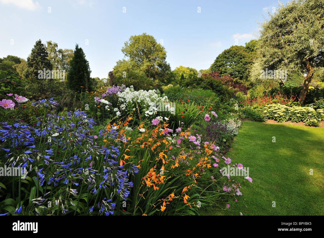 Beautiful Gardens Herbaceous Borders High Resolution Stock Photography ...