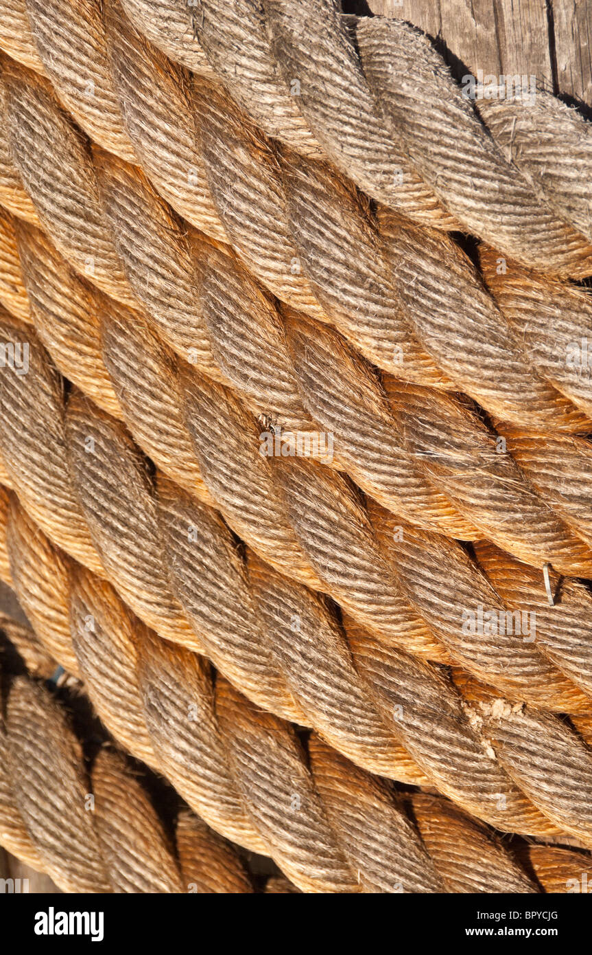 Rope tight pull hi-res stock photography and images - Alamy