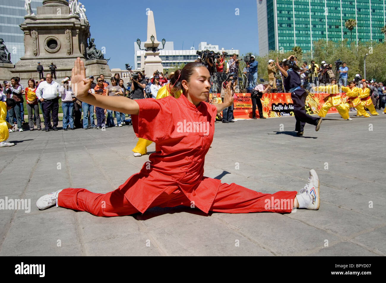 Chinese martial arts hires stock photography and images Alamy